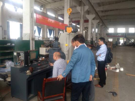 劉博士一行巖石萬能試驗機 劉博士一行巖石萬能試驗機